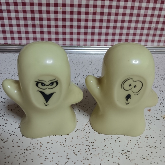 Matchbox Other - PRICE DROP Halloween glow in the dark ghost, vintage matchbox 1-75 (2)